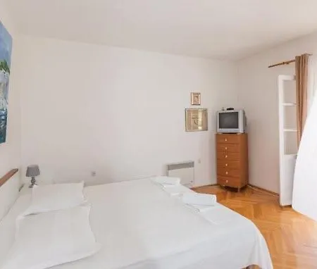 Dada-apartman Mirta Apartamento