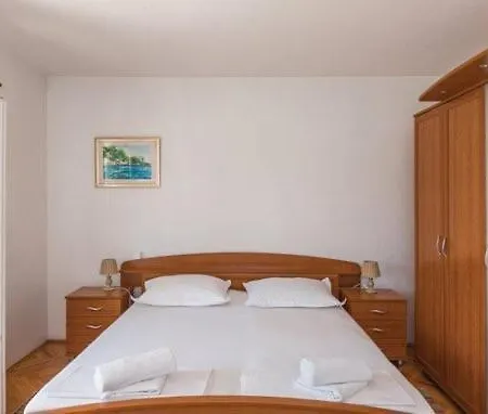 Dada-apartman Mirta * Makarska